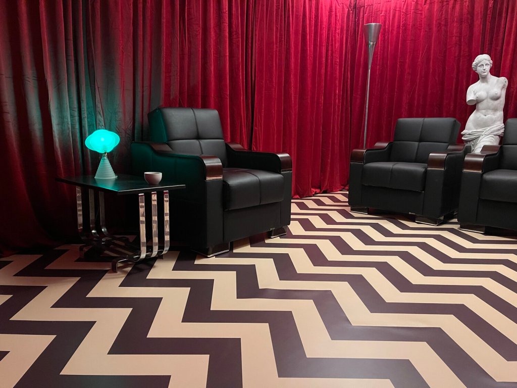 Welcome To the Red Room~
